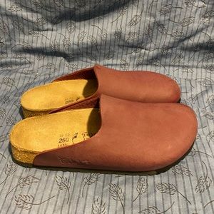 Birkenstock Birkis synthetic clogs in dusty wine womens 8
